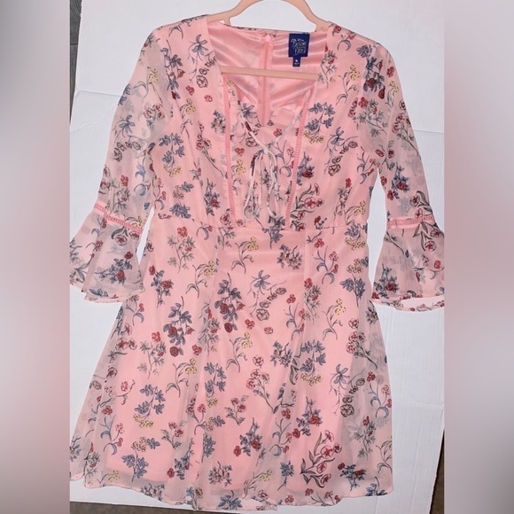BEAUTY and the Beast Juniors Floral Pink Dress Size M EUC - Picture 6 of 6